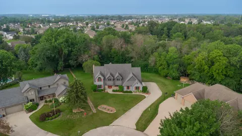 View/Area - w2886 Oakridge Drive, Appleton, WI 54915 photo 2 of 13