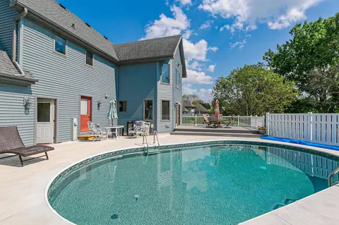 Exterior - w2886 Oakridge Drive, Appleton, WI 54915 photo 8 of 14