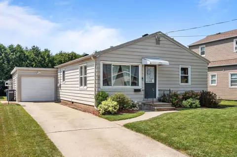 1717 Western St, Oshkosh, WI 54901