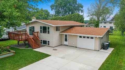 309 Park St, Pulaski, WI 54162
