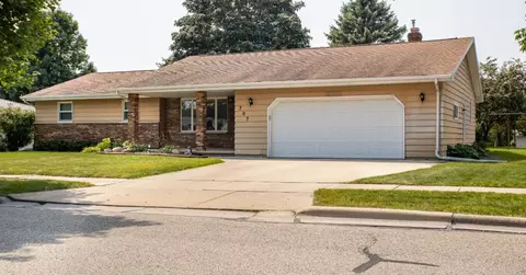 707 Meadow Ln, Kaukauna, WI 54130