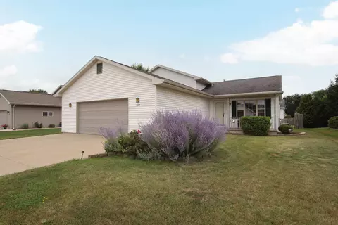 1240 Pheasant Creek Dr, Oshkosh, WI 54904