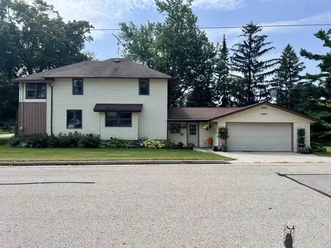 431 Railroad St, Brownsville, WI 53006