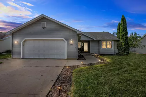 1425 W Weiland Ln, Appleton, WI 54914 photo 2