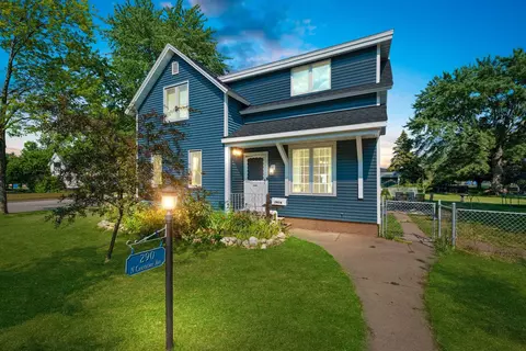 290 N Cranberry Ave, Peshtigo, WI 54157