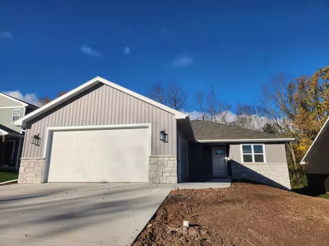 21 Ash Grove Pl, Kaukauna, WI 54130