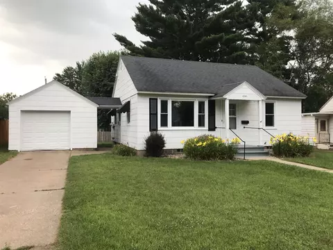 1041 S Lutz St, Shawano, WI 54166