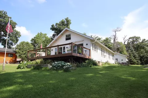 4635 Plummers Point Rd, Oshkosh, WI 54904