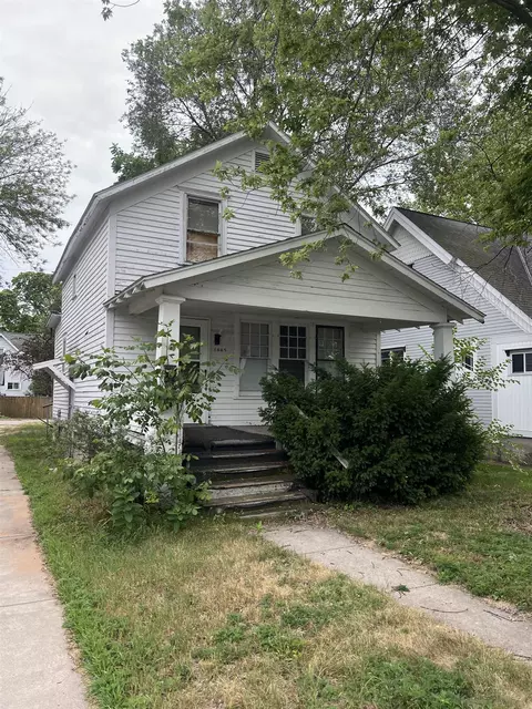 1445 Grant St, Marinette, WI 54143