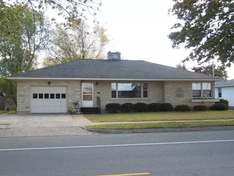 1817 18th Ave, Menominee, MI 49858