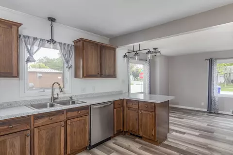 633 N Linwood Ave, Appleton, WI 54914 photo 4