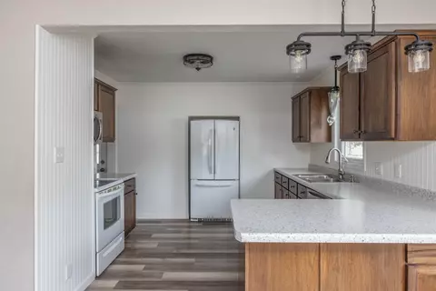 633 N Linwood Ave, Appleton, WI 54914 photo 2
