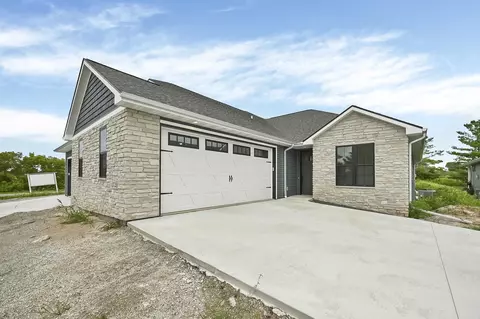 2721 Castaway Ct, Green Bay, WI 54311