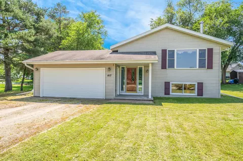 417 Parkway Dr, Winneconne, WI 54986