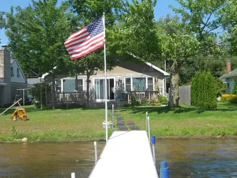 n6202 Cattau Beach Road, Shawano, WI 54166