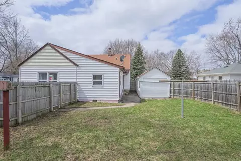 Exterior - 600 E Goodall St, Appleton, WI 54915 photo 2 of 2