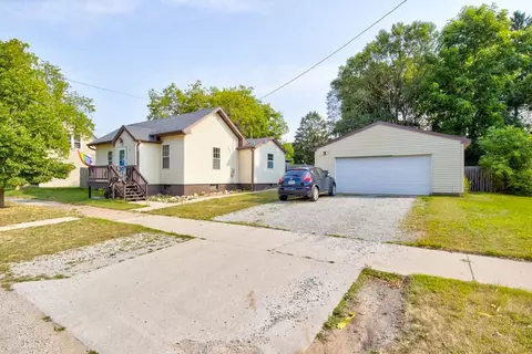 2460 Bangs St, Marinette, WI 54143