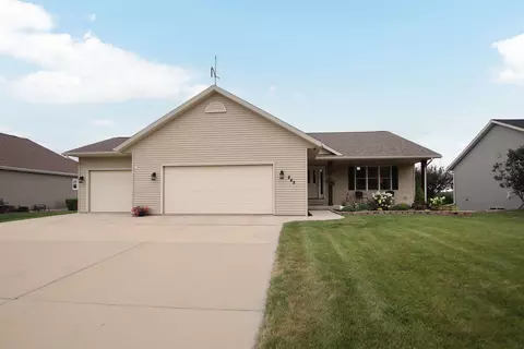 845 Mustang Ln, Fond Du Lac, WI 54935