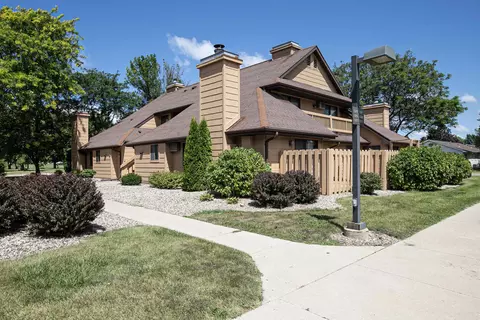 1369 W 18th Ave, Oshkosh, WI 54902