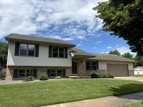 1703 E Orchard Blossom Dr, Appleton, WI 54915