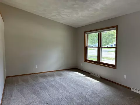 1703 E Orchard Blossom Dr, Appleton, WI 54915 photo 3
