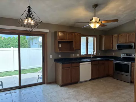 1703 E Orchard Blossom Dr, Appleton, WI 54915 photo 6