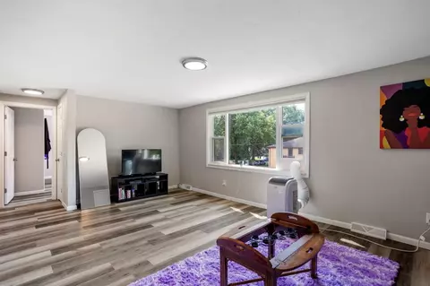 Living - 806 W 4th St, Appleton, WI 54914 photo 1 of 2