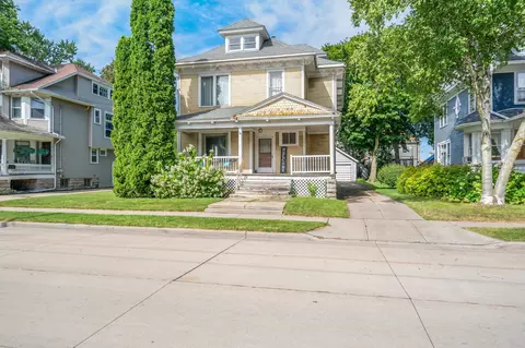 527 Mt Vernon St, Oshkosh, WI 54901