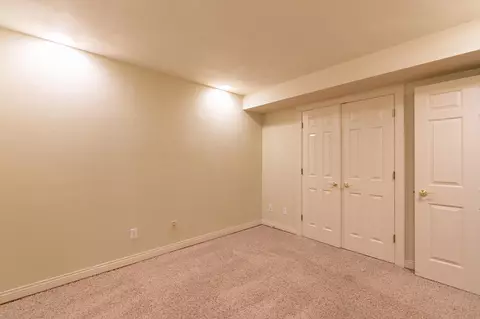 Bedroom - 4211 N Windcross Dr, Appleton, WI 54913 photo 9 of 10