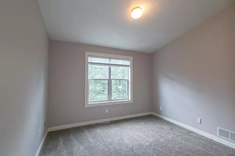 Bedroom - 4211 N Windcross Dr, Appleton, WI 54913 photo 5 of 10