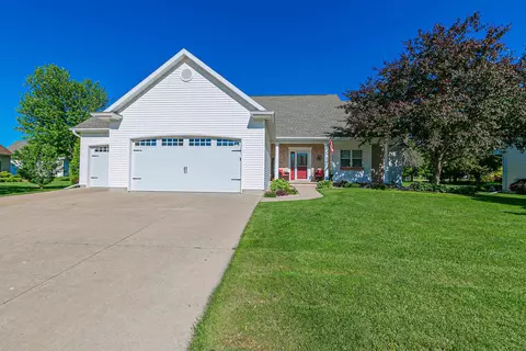 Exterior - 4211 N Windcross Dr, Appleton, WI 54913 photo 1 of 15