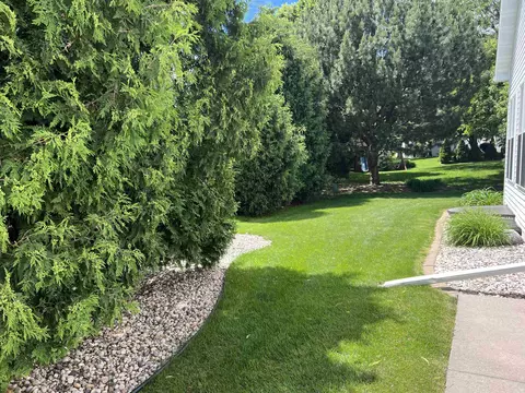 Exterior - 4211 N Windcross Dr, Appleton, WI 54913 photo 11 of 15