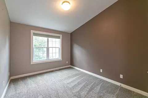 Bedroom - 4211 N Windcross Dr, Appleton, WI 54913 photo 7 of 10