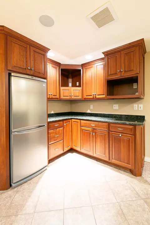 Kitchen - 4211 N Windcross Dr, Appleton, WI 54913 photo 6 of 6