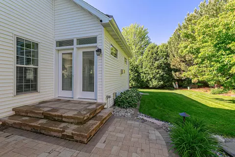Exterior - 4211 N Windcross Dr, Appleton, WI 54913 photo 4 of 15