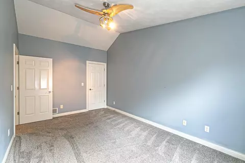 Bedroom - 4211 N Windcross Dr, Appleton, WI 54913 photo 4 of 10