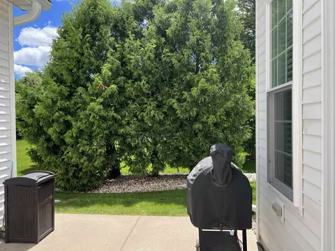 Exterior - 4211 N Windcross Dr, Appleton, WI 54913 photo 10 of 15
