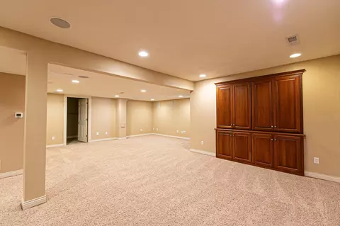 Living - 4211 N Windcross Dr, Appleton, WI 54913 photo 10 of 10