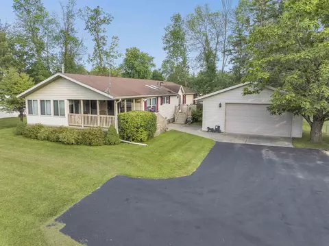 W4349 St 22 Hwy, Cecil, WI 54111
