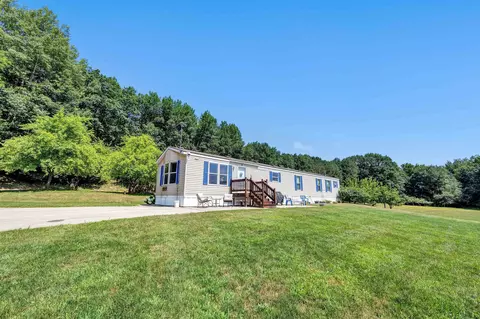 5202 Framnes Ln, Gillett, WI 54124