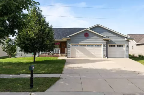 853 Mustang Ln, Fond Du Lac, WI 54935