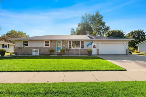 1739 Paul Dr, Kaukauna, WI 54130