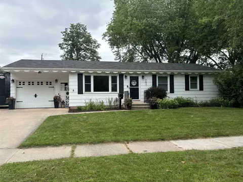 752 Westwood Dr, De Pere, WI 54115