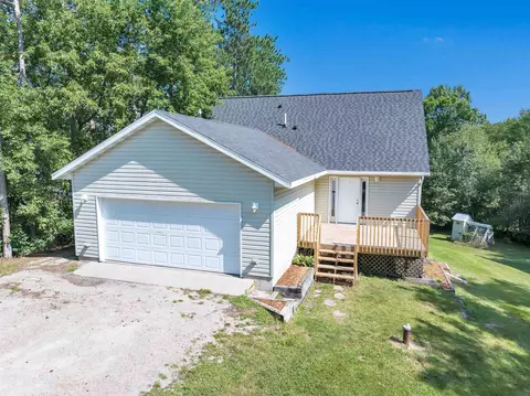 e2038 Waletta Drive, Waupaca, WI 54981