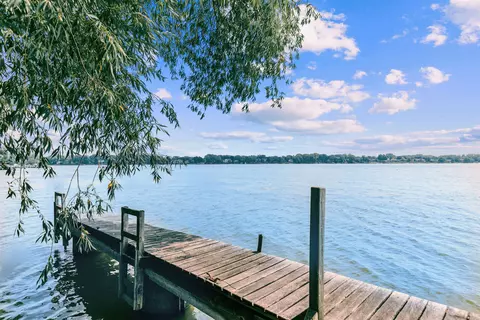 2129 Sunrise Dr, Appleton, WI 54914 photo 2