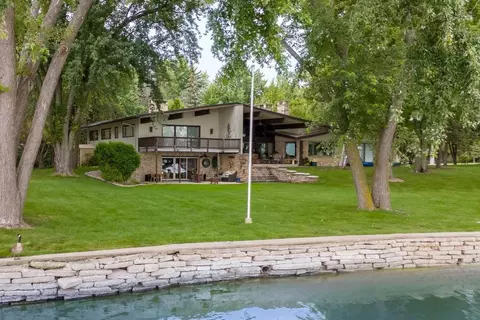 2129 Sunrise Dr, Appleton, WI 54914