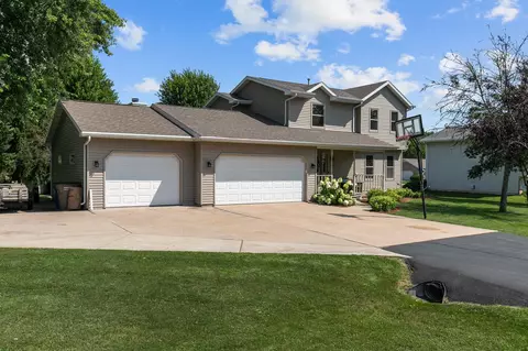 4088 Marquis Rd, Oshkosh, WI 54904