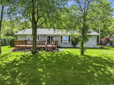 3665 Point Ln, Green Bay, WI 54311