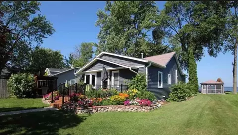 n8664 Linden Beach Road, Fond Du Lac, WI 54937