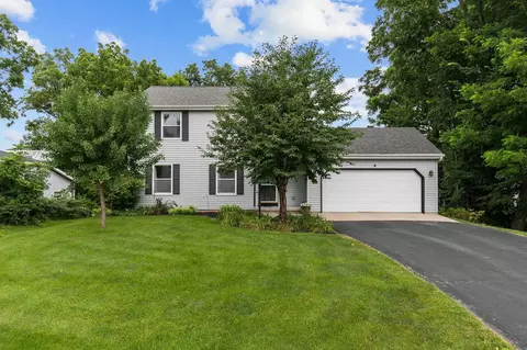 537 E Larrabee St, Omro, WI 54963